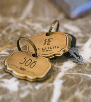Sechseckige, nummerierte Schlüsselanhänger für Hotel